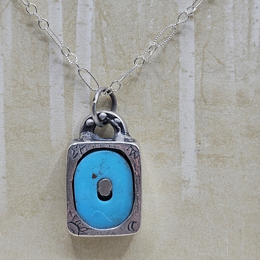 Jes MaHarry from Sundance pick a letter "O" necklace adds her personal touch